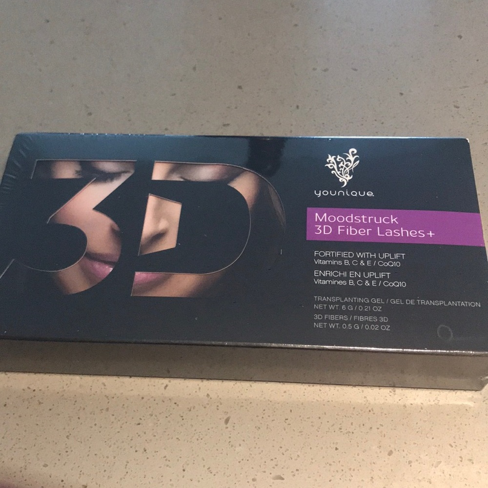 Moodstruck 3D fiber lashes +